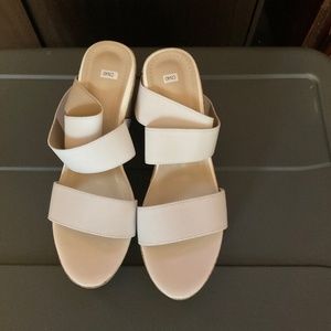 White sandal wedge size 9